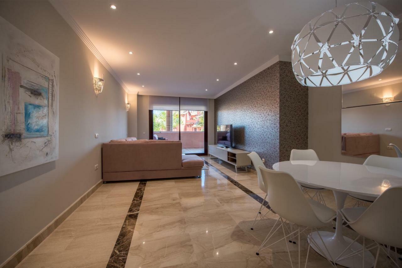 Marina Luxury Apartment Estepona Exterior photo